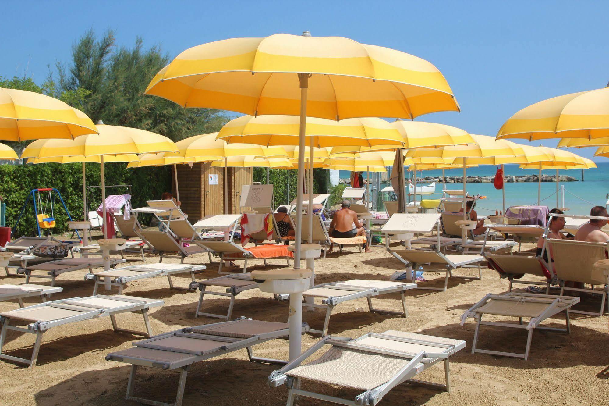 Girasole Eco Family Village Fermo Exterior photo